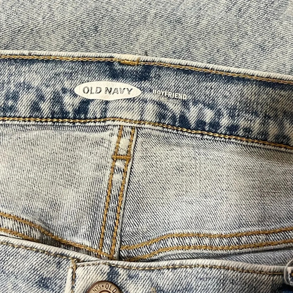 Women’s Old Navy boyfriend distressed light wash jeans- size 14 petite - Picture 3 of 4
